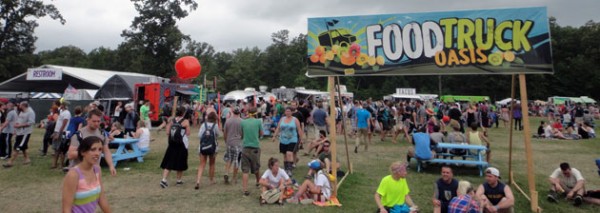 bonnaroo, food at bonnaroo, food trucks, the source, food stands, music festival food,