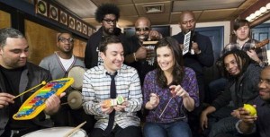 Jimmy Fallon x The Roots x Idina Menzel Sing “Let It Go” With Classroom Instruments
