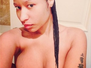 Nicki Minaj Bares All, Shares Topless, Make-up Free Selfie on Instagram