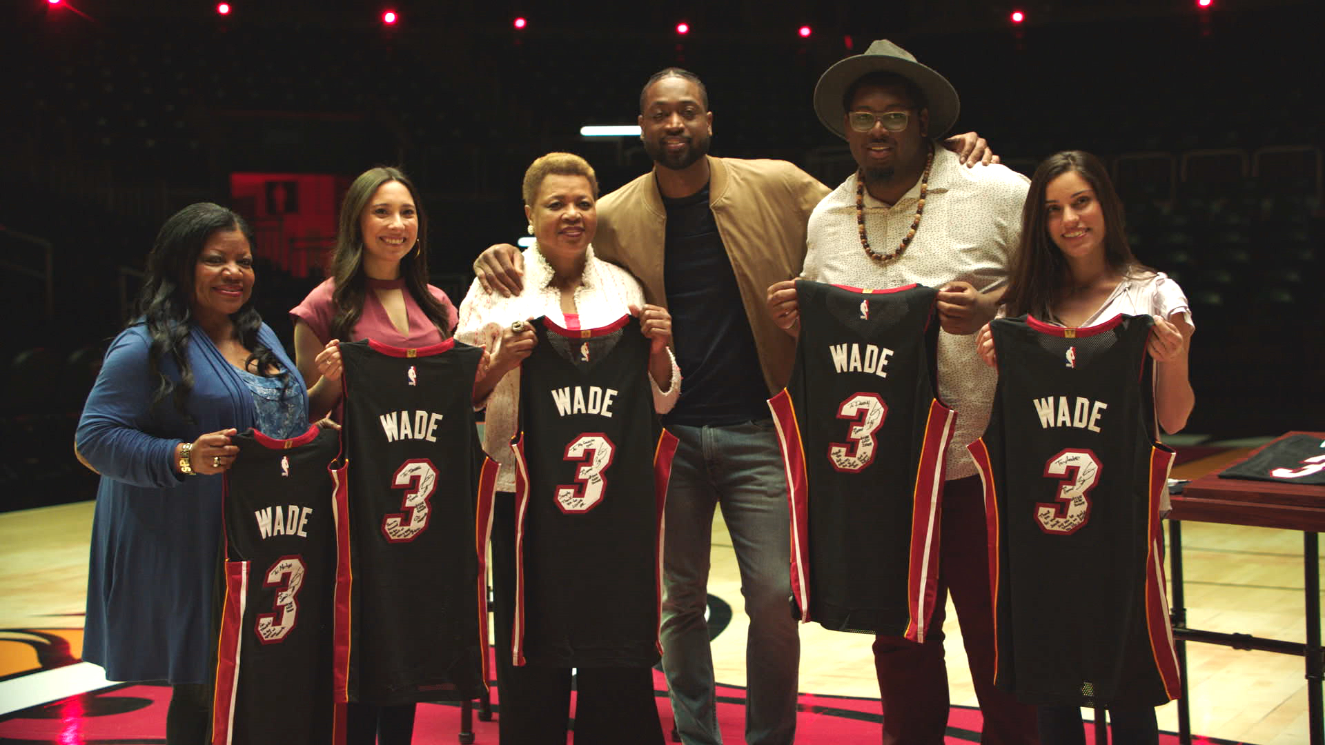 Budweiser Honors Dwyane Wade's Last Home Game with 'This Bud's for 3'1920 x 1080