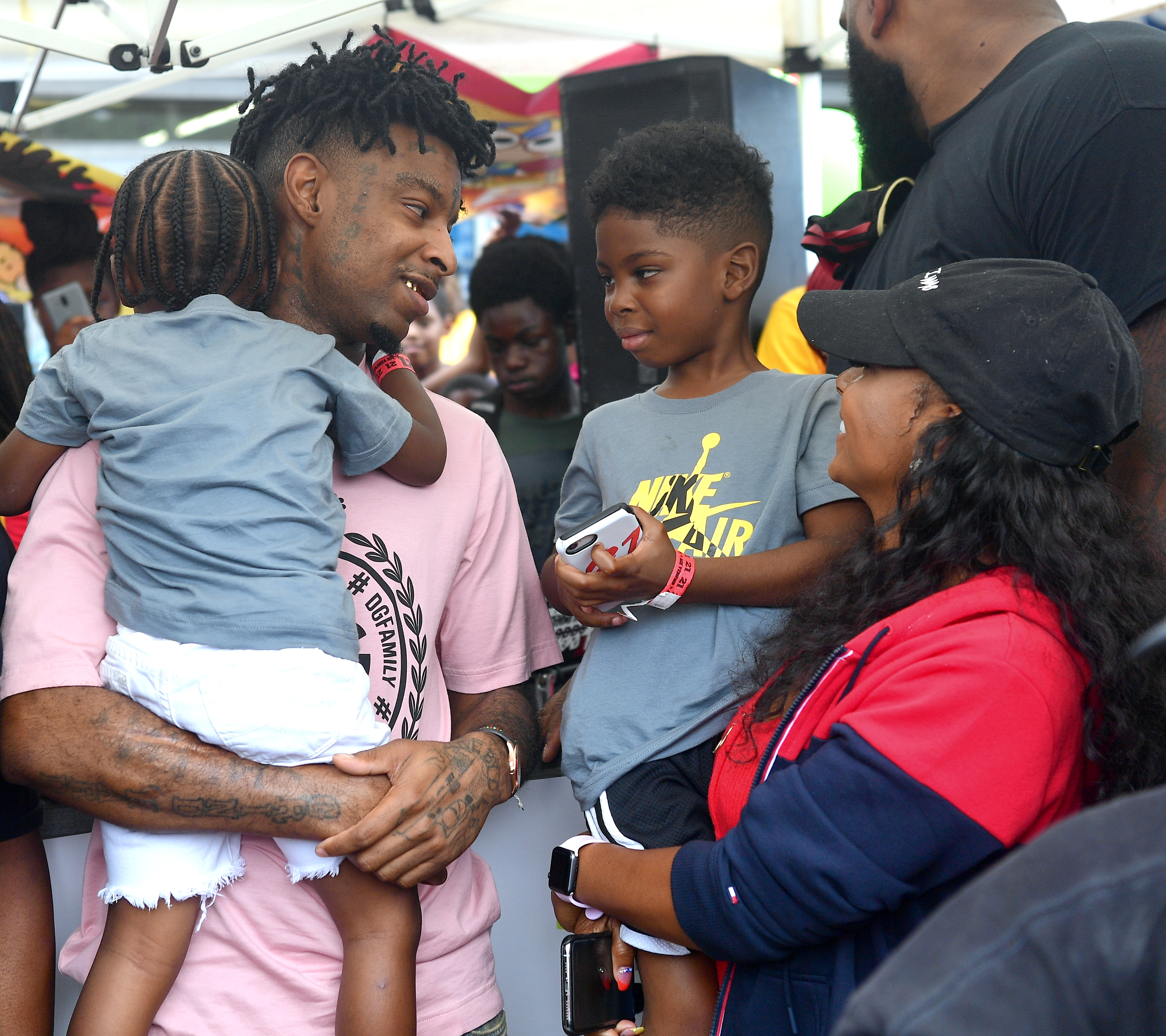 21 Savage Supports 2 300 Kids In Atlanta With Fourth Annual Issa