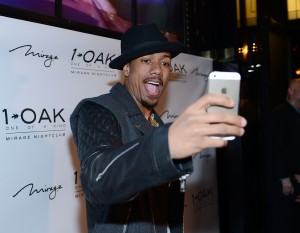 484928933DT029 Nick Cannon