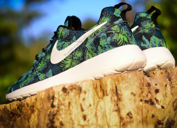 Check Out These New Poison Green Roshe Runs! - The Source