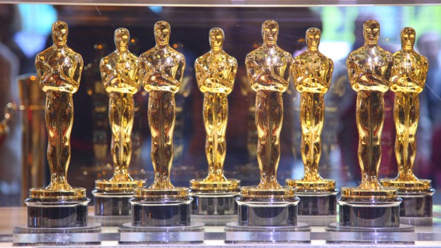 oscar statues