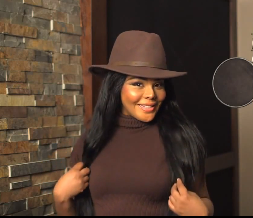 Lil Kim Posing in the Studio | Hip Hop News, Music and Culture | The Source