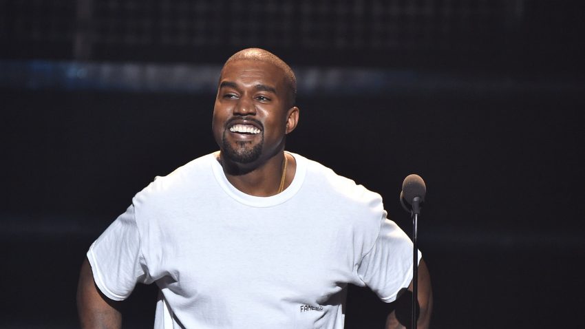 Kanye West Submits Docs to Legally Change His Name to Ye