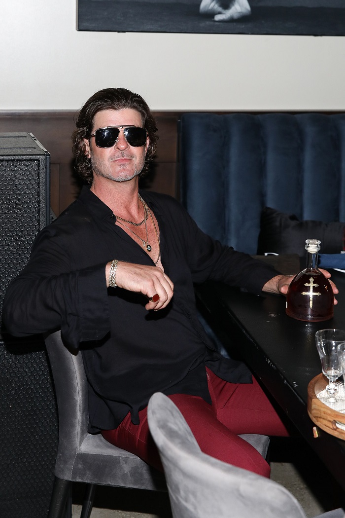 Photos: Robin Thicke Celebrates LA Residency at Verse with D’USSE