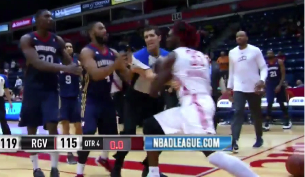 montrezl harrell shove