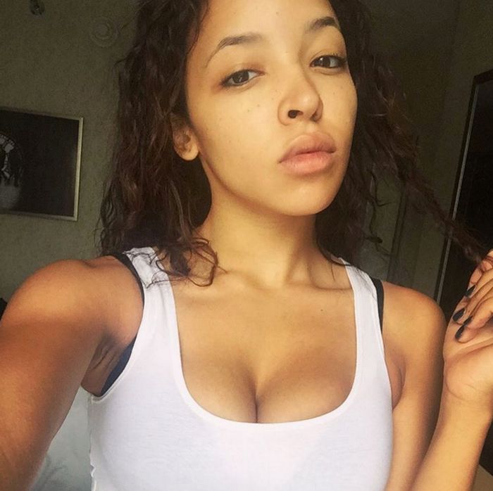 b real no makeup TINASHE