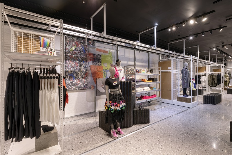 Virgil Abloh Opens NikeLab Chicago Re-Creation Center with Common ...