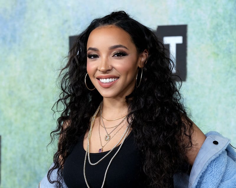 Tinashe Says She is ‘Embarrassed’ That She Has a Song with R. Kelly