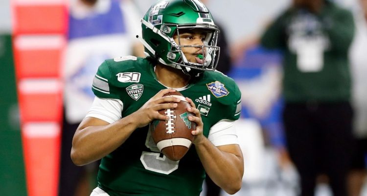 SOURCE SPORTS: Referee Punched by Eastern Michigan Quarterback in Quick ...