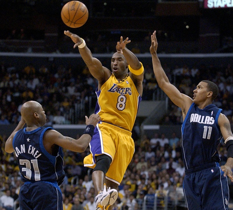 Dallas Mavericks to retire number 24 to honor Kobe Bryant