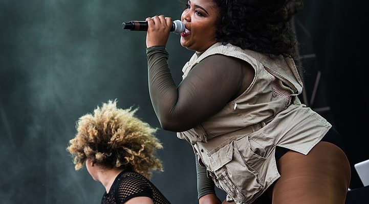 Lizzo Performing