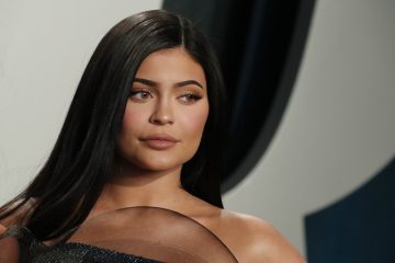 Kylie Jenner Says 'Brown Skinned Girl' Caption Was Photoshopped