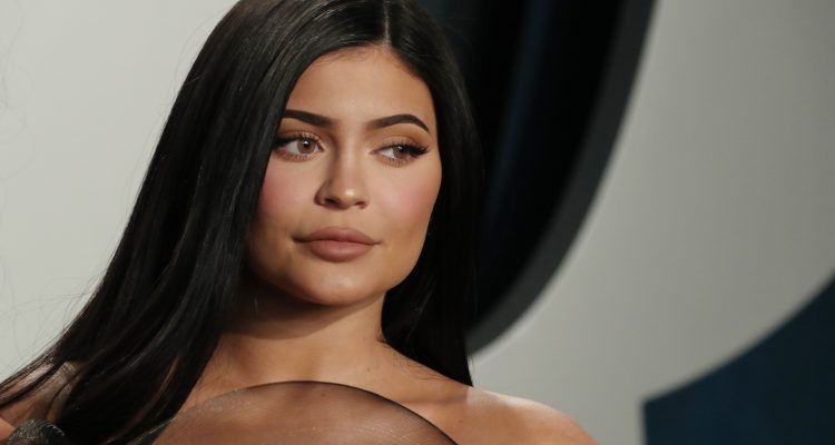 Kylie Jenner Says 'Brown Skinned Girl' Caption Was Photoshopped