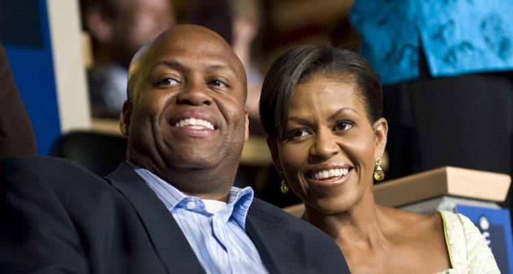 Michelle Obamas Brother Recalls Terrifying Interaction With Chicago PD Accusing Him of Stealing His Own Bike