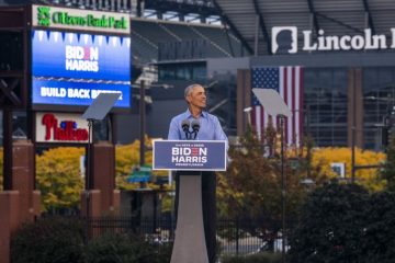 Obama Slams Trump in First Stop on Joe Biden's Campaign Trail