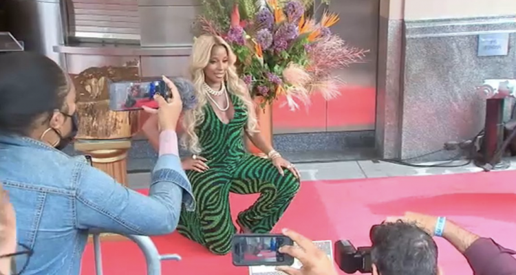 It means everything': Mary J. Blige inducted into NYC's Apollo Walk of Fame