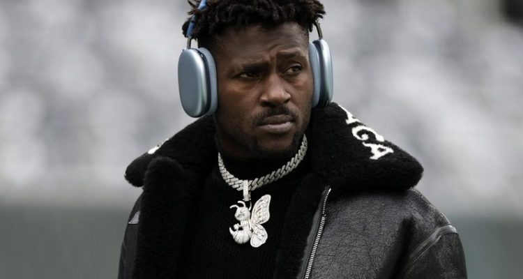 Antonio Brown Tweets He is a "Super Gremlin" After Abandoning the Bucs