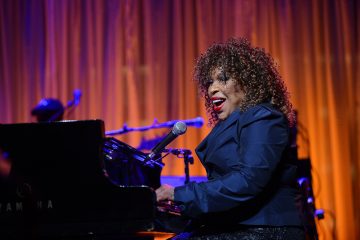 Roberta Flack Diagnosed with ALS, No Longer Able to Sing
