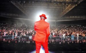 NE-YO Kicks Off Champagne and Roses Tour with Unforgettable Night