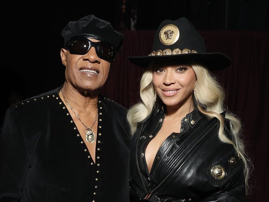 Stevie Wonder Presents Beyoncé with Innovator Award at 2024 iHeartRadio Awards