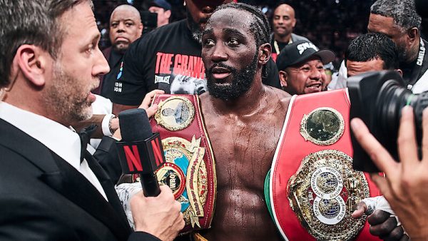 Terence Crawford defeats Canelo Álvarez