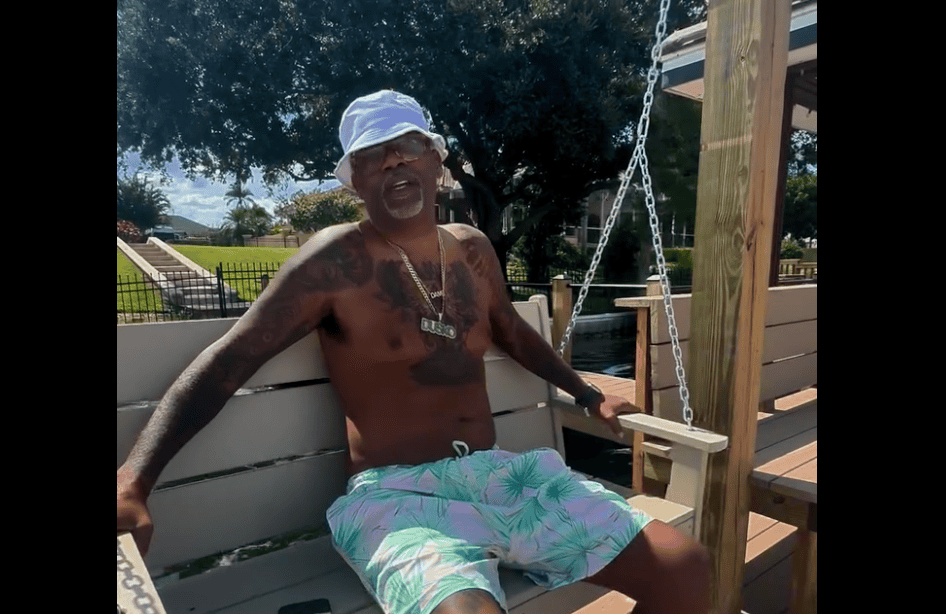 “Let’s show the world that they can’t divide us” “Let’s show the world that they can’t divide us”