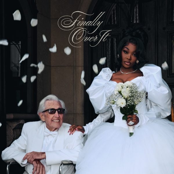 Summer Walker Unveils ‘Finally Over It’ Album Cover Inspired by Anna Nicole Smith Wedding Imagery Summer Walker Unveils ‘Finally Over It’ Album Cover Inspired by Anna Nicole Smith Wedding Imagery